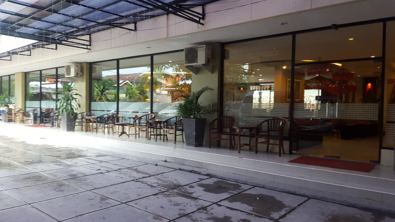 特姆巴加大酒店 Timika 外观 照片