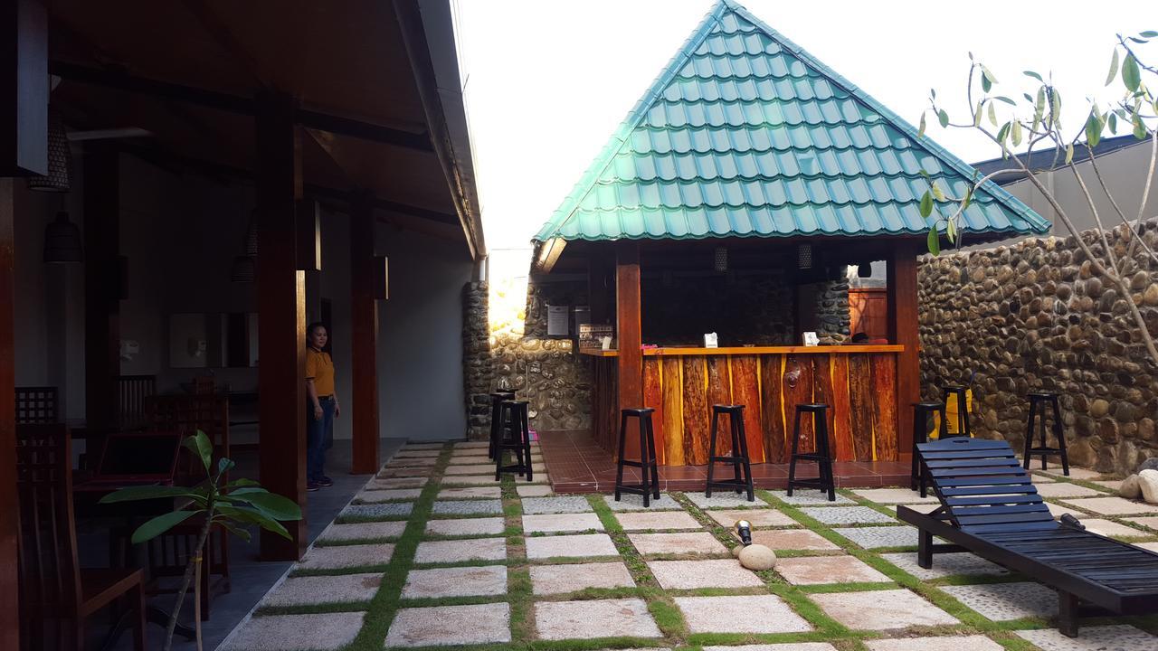 特姆巴加大酒店 Timika 外观 照片